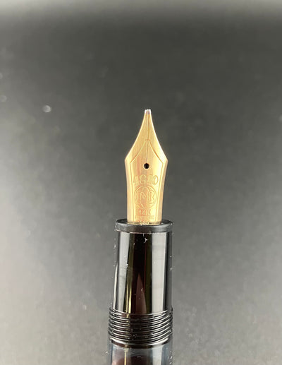 Montblanc Meisterstück No. 146 Fountain Pen 14K Gold Broad Oblique Serviced Warranty