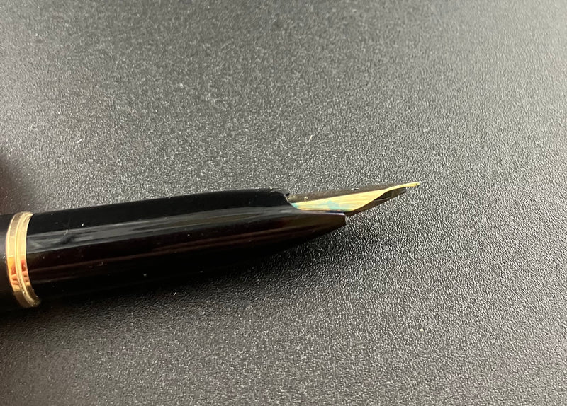 Platinum Engraved Scroll Fountain Pen 18K Gold Soft-Fine Nib