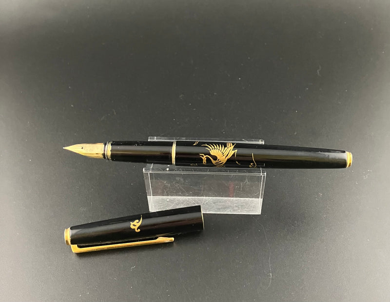 Pilot Deluxe Phoenix Maki-e Fountain Pen 18K Gold, Fine Nib