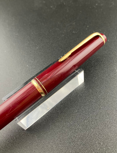 Montblanc 221 Burgundy Cartridge/Converter Fountain Pen 14K Gold Fine Nib Parts or Repair