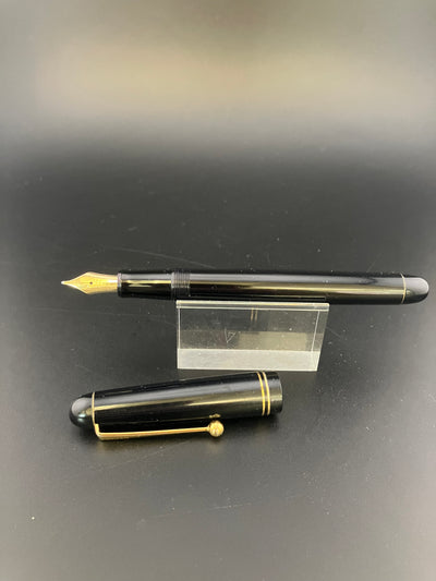 Pilot Custom 67 Fountain Pen 14K Broad Nib