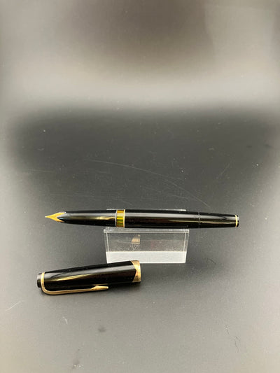 Montblanc Meisterstück No. 12 Fountain Pen 18K Fine Nib Box Serviced Warranty