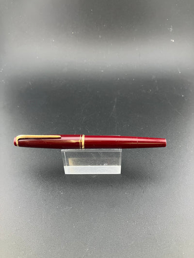 Montblanc No. 22 Resin Fountain Pen 14C Gold Fine Nib Serviced Burgundy
