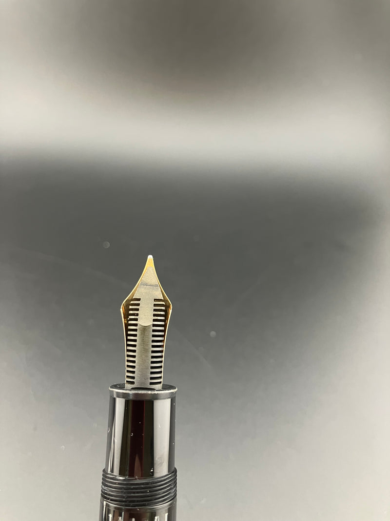 Montblanc Meisterstück No. 149 Fountain Pen 14K Gold Fine Nib Ebonite Serviced