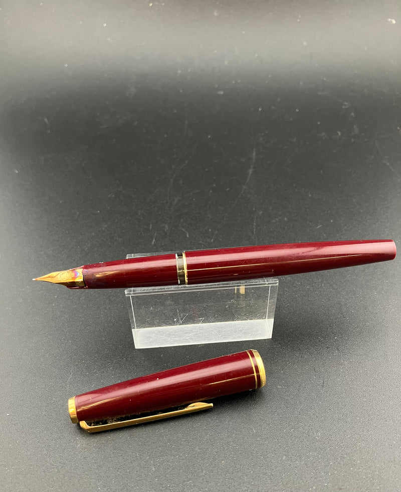Montblanc Classic 221P Fountain Pen 14K Fine Nib Burgundy Parts or Repair