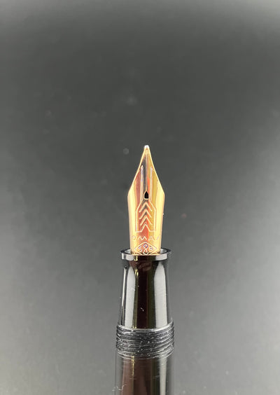 Omas Milord Celluloid (Old-Style) Fountain Pen 14K Gold M-Flex Nib