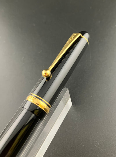 Pilot Custom 74 Fountain Pen 14K Gold Medium Nib