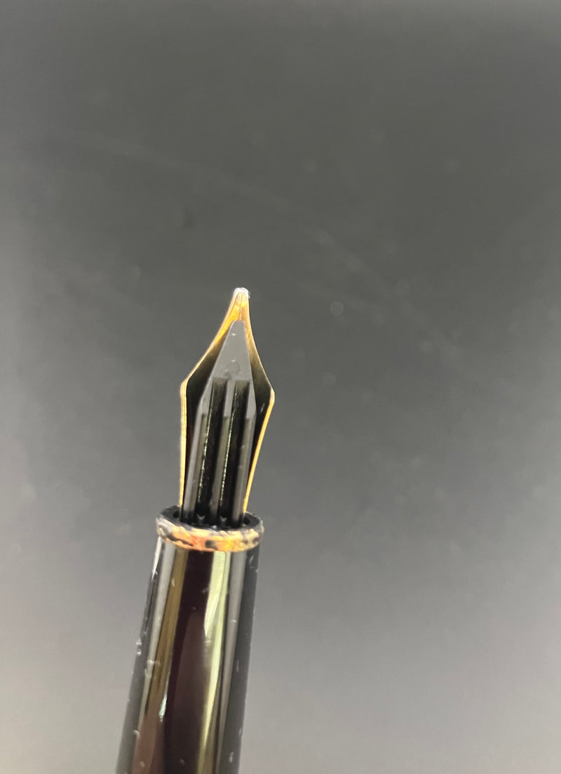 Montblanc Meisterstück No. 144 Classique Fountain Pen 14K Gold Broad Nib W Germany