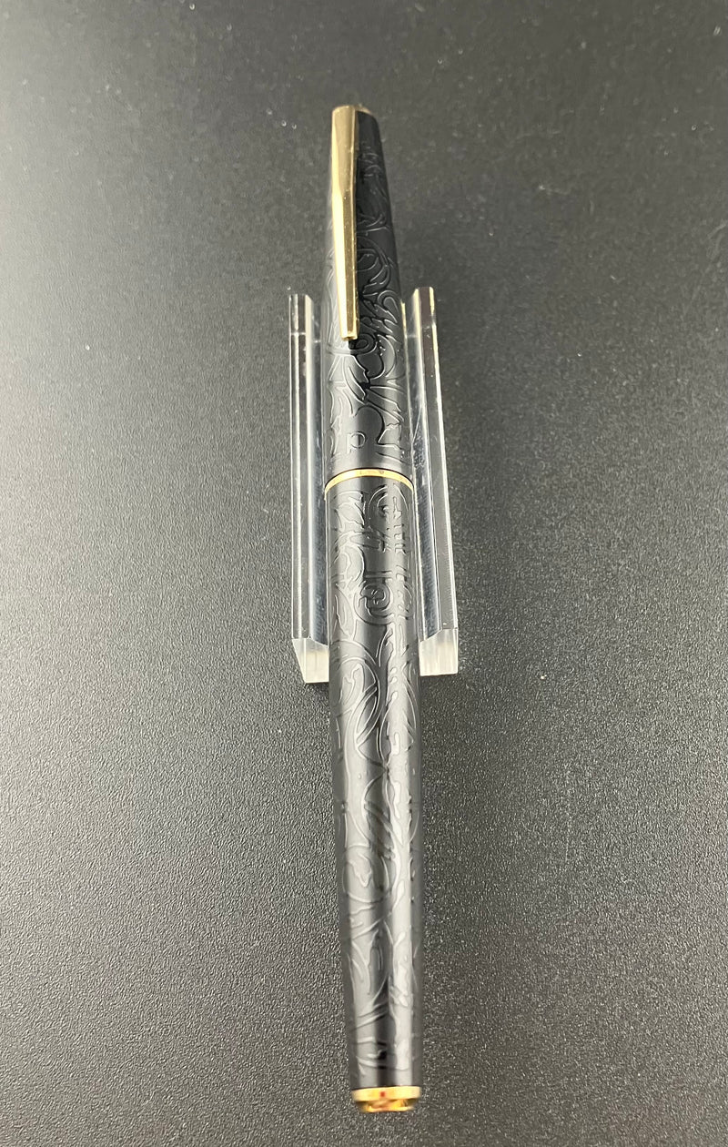 Platinum Engraved Scroll Fountain Pen 18K Gold Soft-Fine Nib