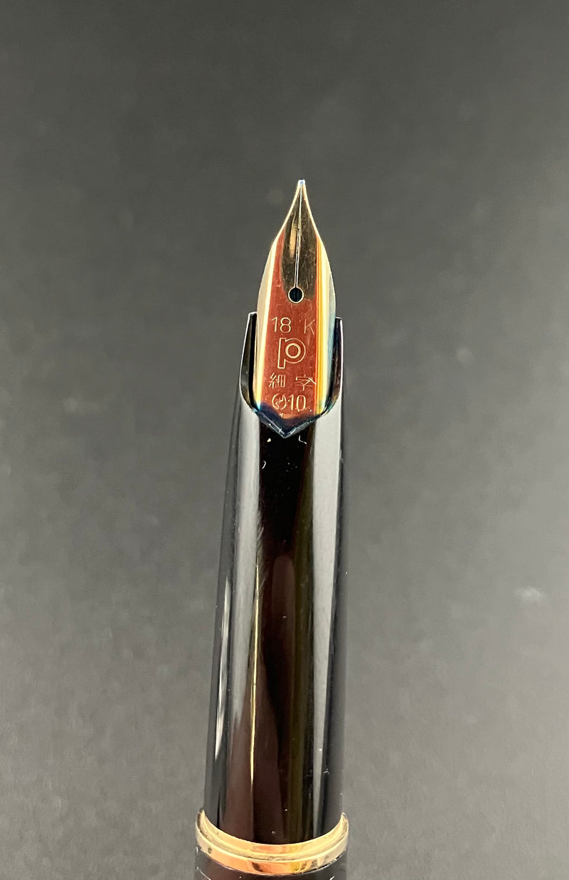 Platinum Engraved Scroll Fountain Pen 18K Gold Soft-Fine Nib