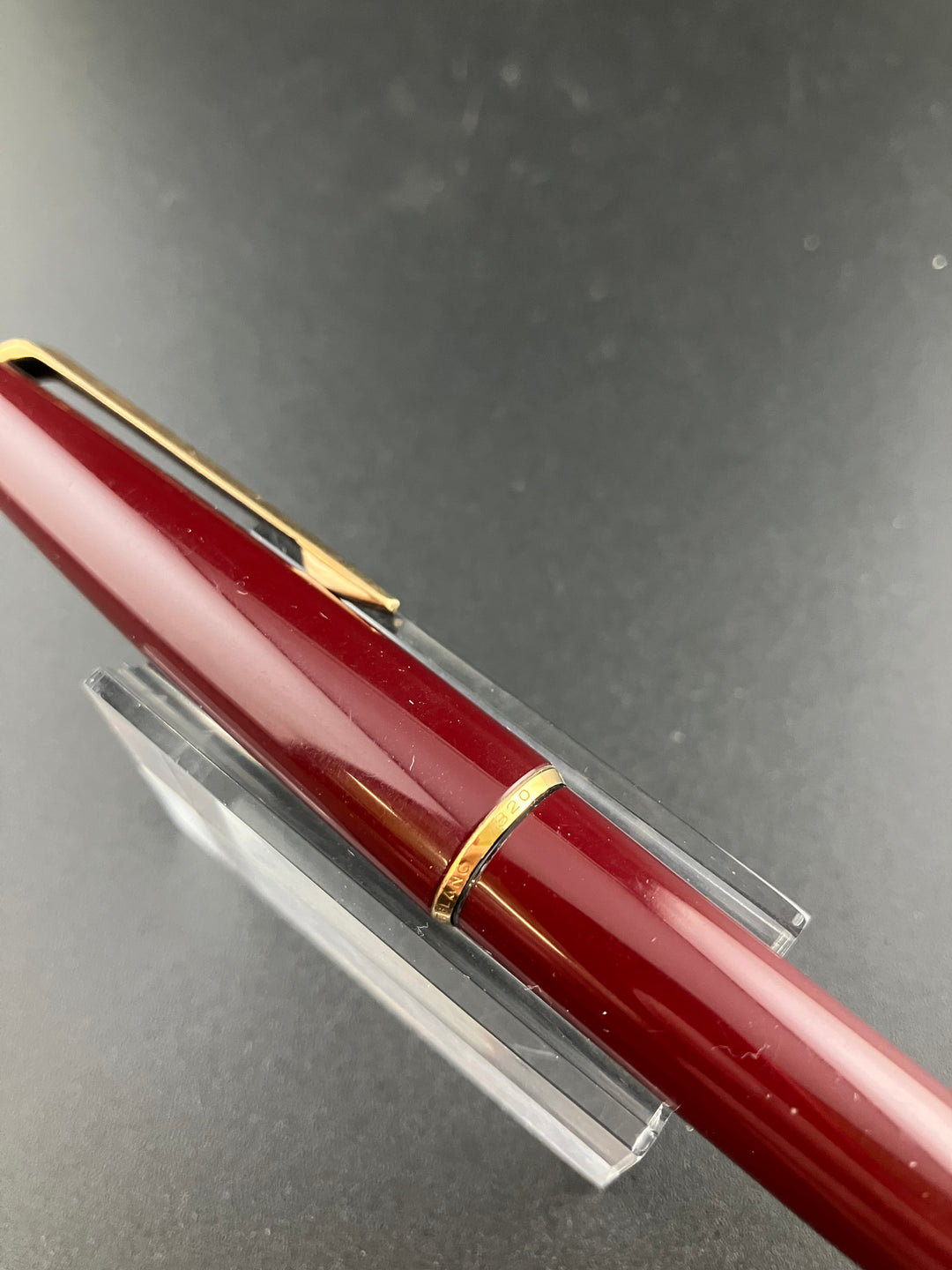 Montblanc burgundy fountain pen hotsell