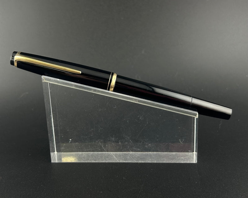 Montblanc No. 22 Fountain Pen Serviced 14K Gold Fine Nib