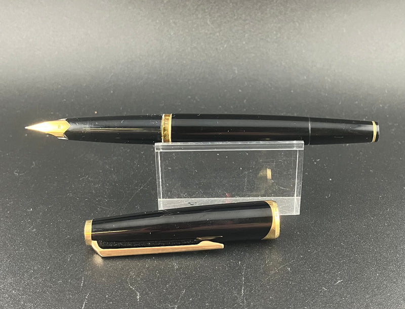 Montblanc Meisterstück No. 121 Fountain Pen 18k Gold EF Nib Serviced