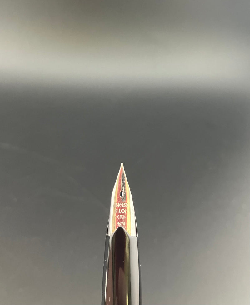 Pilot Elite Pocket Fountain Pen 18K WG Fine Nib Checkered Plaid July 9 1978