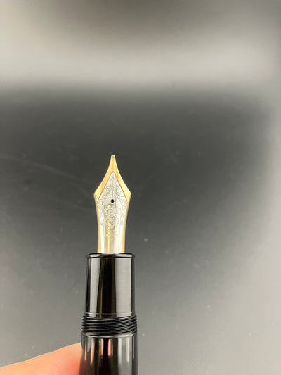 Montblanc Meisterstück No. 149 Fountain Pen 14C Broad Nib Serviced Warranty