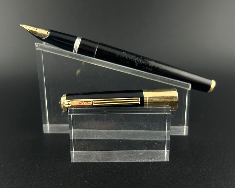 Pilot Super Fountain Pen 14K Gold Fine Nib Rolled 14k Gold Cap Band