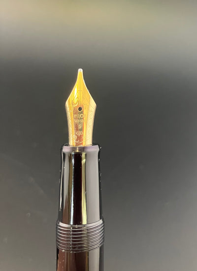 Pilot Custom 67 Fountain Pen 14K Broad Nib
