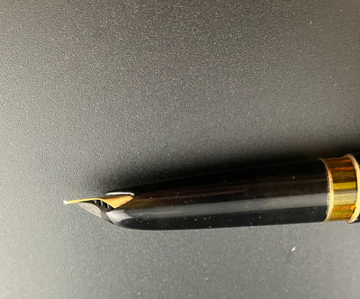 Montblanc Meisterstück No. 12 Fountain Pen 18K Medium Nib Serviced Warranty