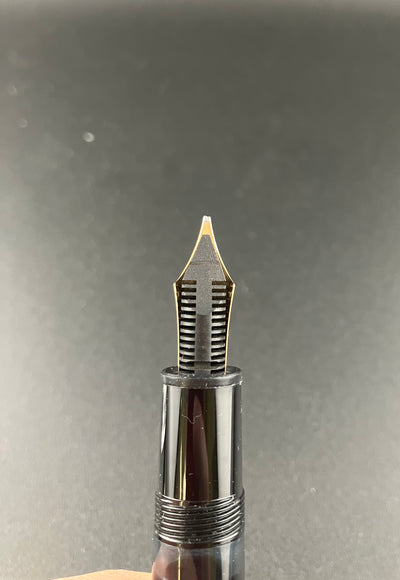 Montblanc Meisterstück No. 146 Fountain Pen 14K Gold Broad Oblique Serviced Warranty
