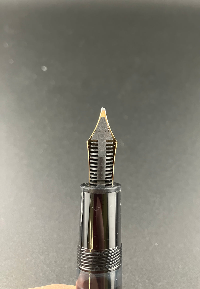 Montblanc Meisterstück No. 146 Fountain Pen 14K Gold Broad Oblique Serviced Warranty