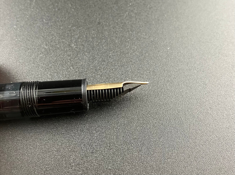 Montblanc Meisterstück No. 146 Fountain Pen 14K Gold Broad Oblique Serviced Warranty