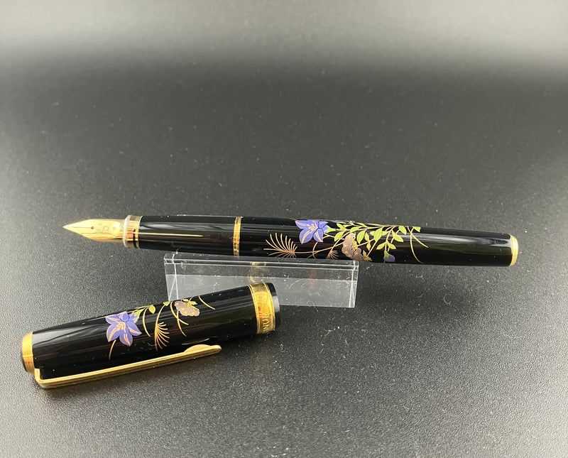 Platinum Maki-e  Fountain Pen 18K Gold Fine Nib Purple Flowers