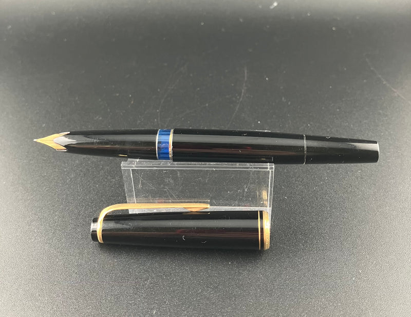 Montblanc No. 22 Fountain Pen 14K Gold Fine Serviced