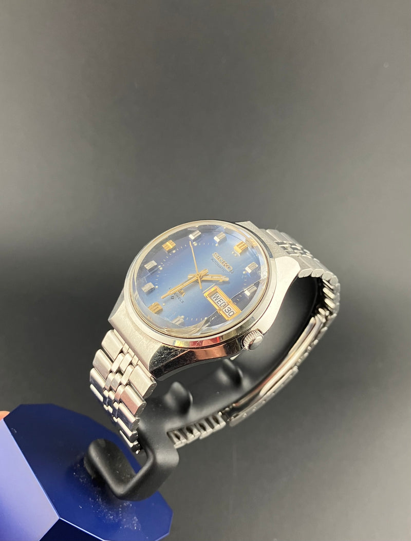 Seiko Lord Matic 5606-7290 Blue Gradient Dial Faceted Crystal Automatic Watch