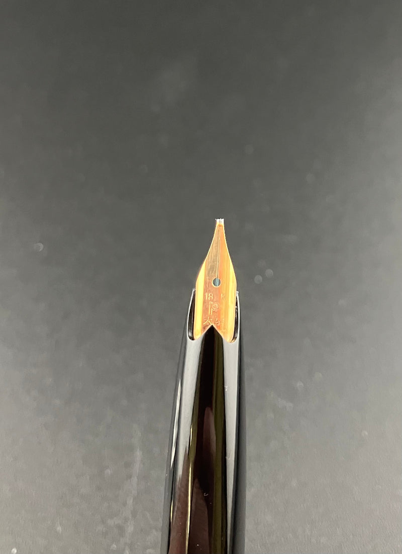Platinum Black Resin 18K NOS Pocket Fountain Pen 18K Gold Broad Nib