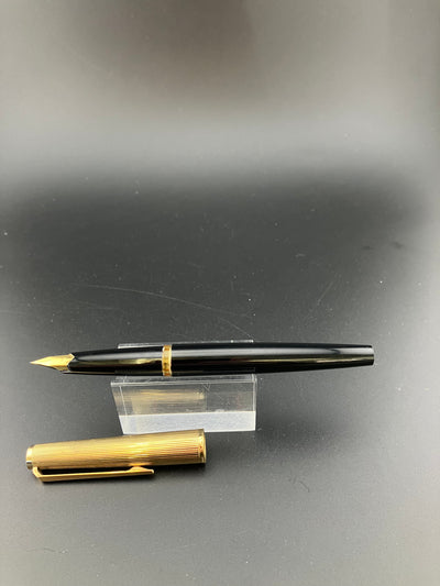 Montblanc Meisterstück No. 1246 Chased Gold Fountain Pen 18K Fine Nib Cartridge Box W Germany