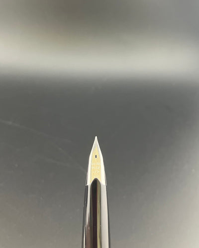 Pilot Elite Pocket Fountain Pen 18K WG Fine Nib Checkered Plaid July 9 1978