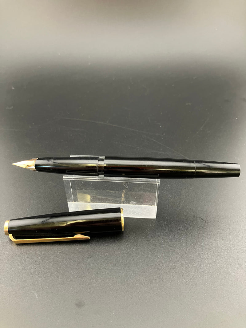 Montblanc No 320 Fountain Pen 14K Fine Nib Parts or Repair