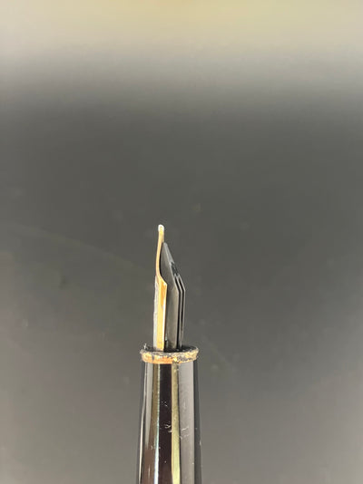 Montblanc Meisterstück No. 144 Classique Fountain Pen 14K Gold Broad Nib W Germany