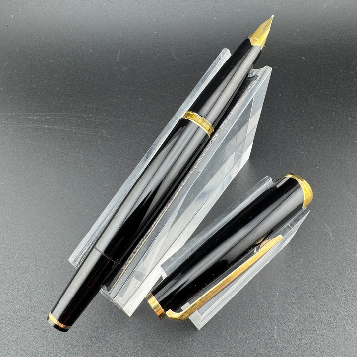 MONTBLANC Meisterstück No. 121 Fountain Pen 18C Gold Extra-Fine