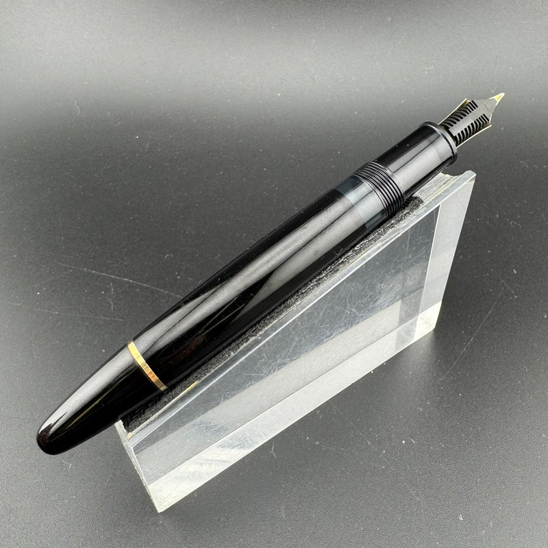 Montblanc Meisterstück No. 146 Fountain Pen 14C Fine Nib w/Box