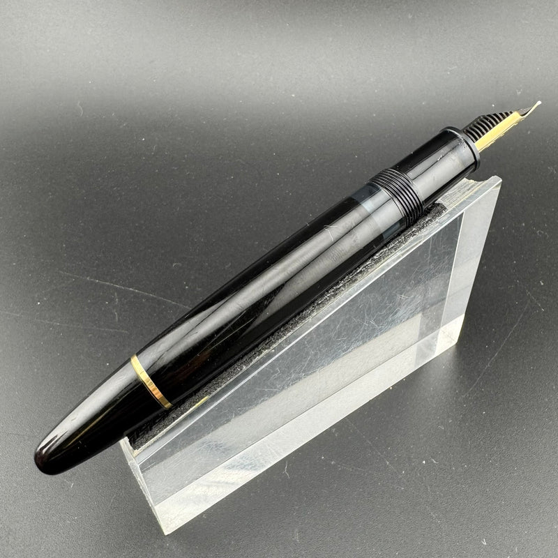 Montblanc Meisterstück No. 146 Fountain Pen 14C Fine Nib w/Box