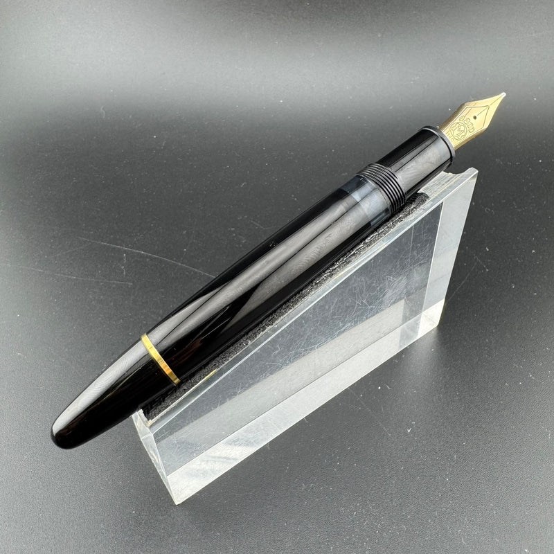 Montblanc Meisterstück No. 146 Fountain Pen 14C Gold Medium Nib Serviced