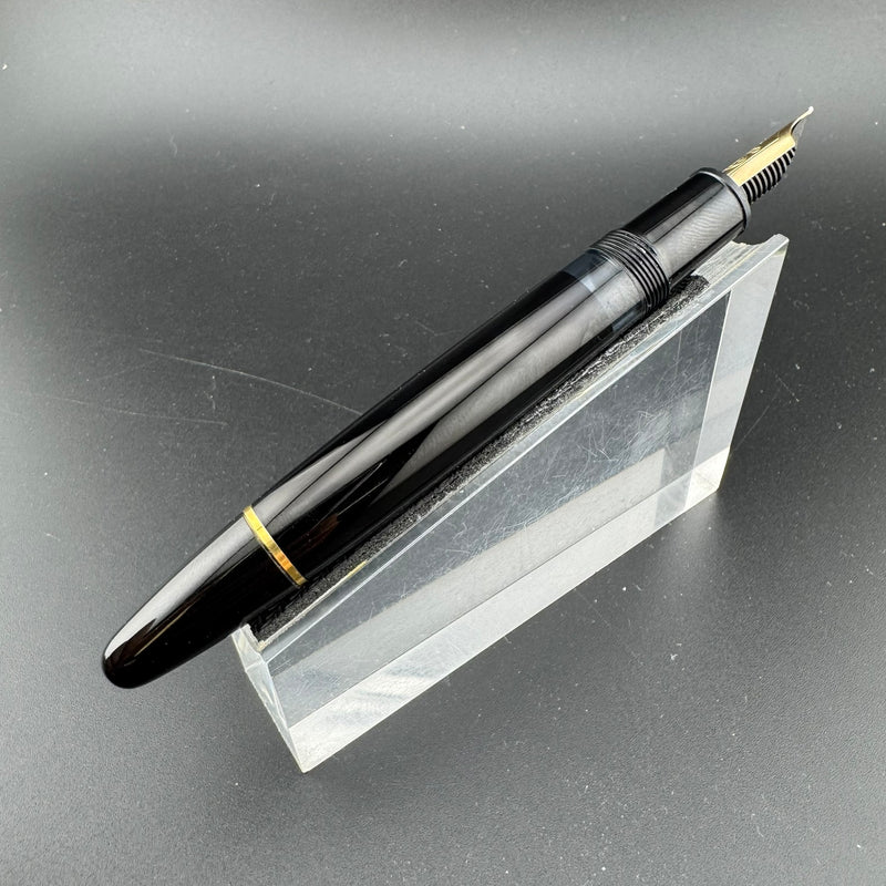 Montblanc Meisterstück No. 146 Fountain Pen 14C Gold Medium Nib Serviced
