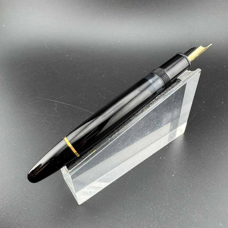 Montblanc Meisterstück No. 146 Fountain Pen 14C Gold Medium Nib Serviced