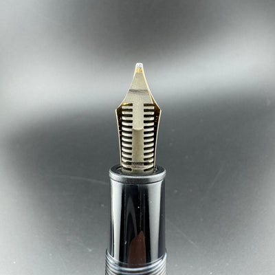 Montblanc Meisterstück No. 146 Fountain Pen 14C Broad Nib Serviced