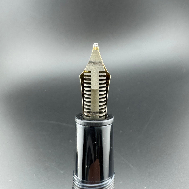 Montblanc Meisterstück No. 146 Fountain Pen 14C Broad Nib Serviced