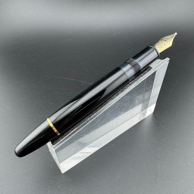 Montblanc Meisterstück No. 146 Fountain Pen 14C Broad Nib Serviced