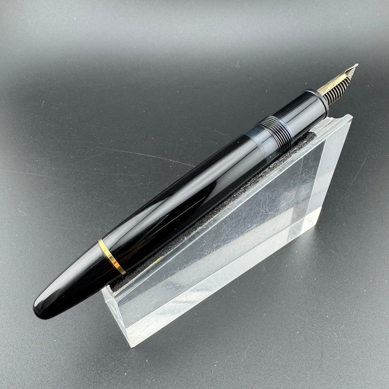 Montblanc Meisterstück No. 146 Fountain Pen 14C Broad Nib Serviced