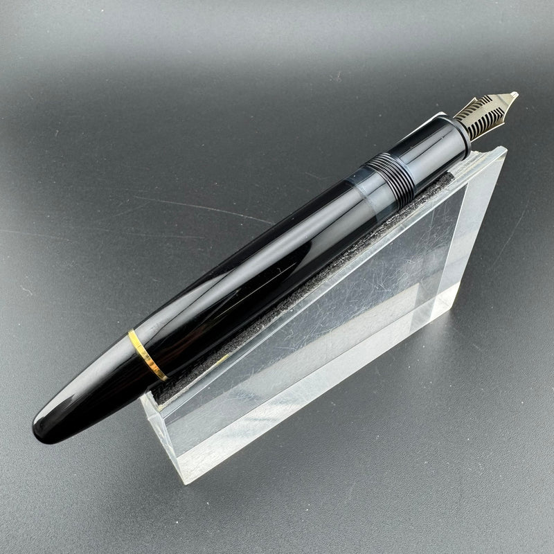Montblanc Meisterstück No. 146 Fountain Pen 14C Broad Nib Serviced