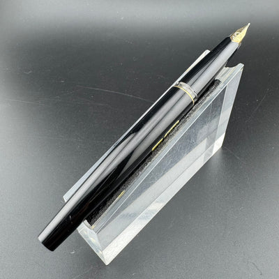 Montblanc Classic No. 221P Fountain Pen 14K Gold Fine Nib