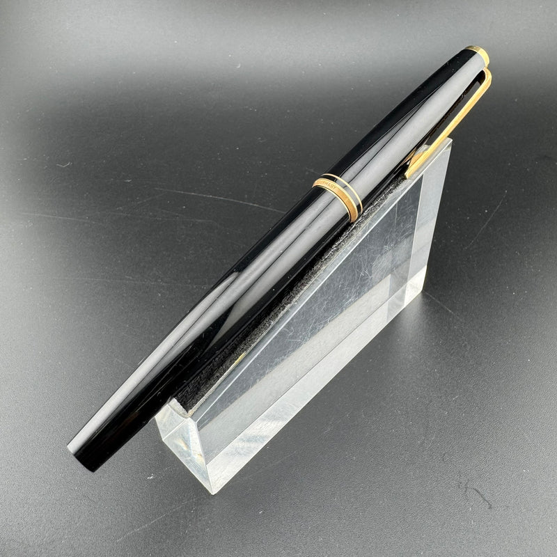Montblanc Classic No. 221P Fountain Pen 14K Gold Fine Nib