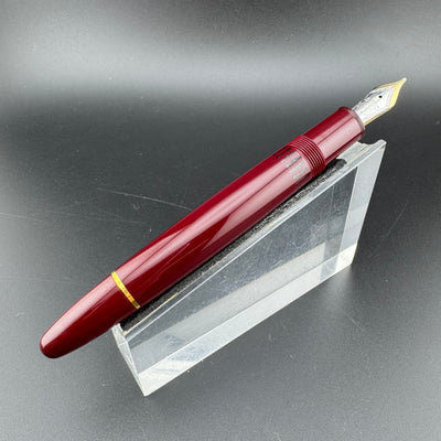 Montblanc Meisterstück No. 146 Burgundy Fountain Pen 14K Gold Medium Nib