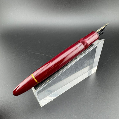 Montblanc Meisterstück No. 146 Burgundy Fountain Pen 14K Gold Medium Nib
