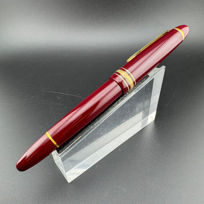 Montblanc Meisterstück No. 146 Burgundy Fountain Pen 14K Gold Medium Nib