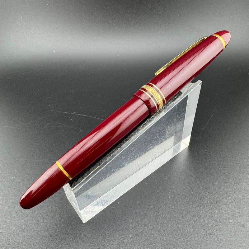 Montblanc Meisterstück No. 146 Burgundy Fountain Pen 14K Gold Medium Nib